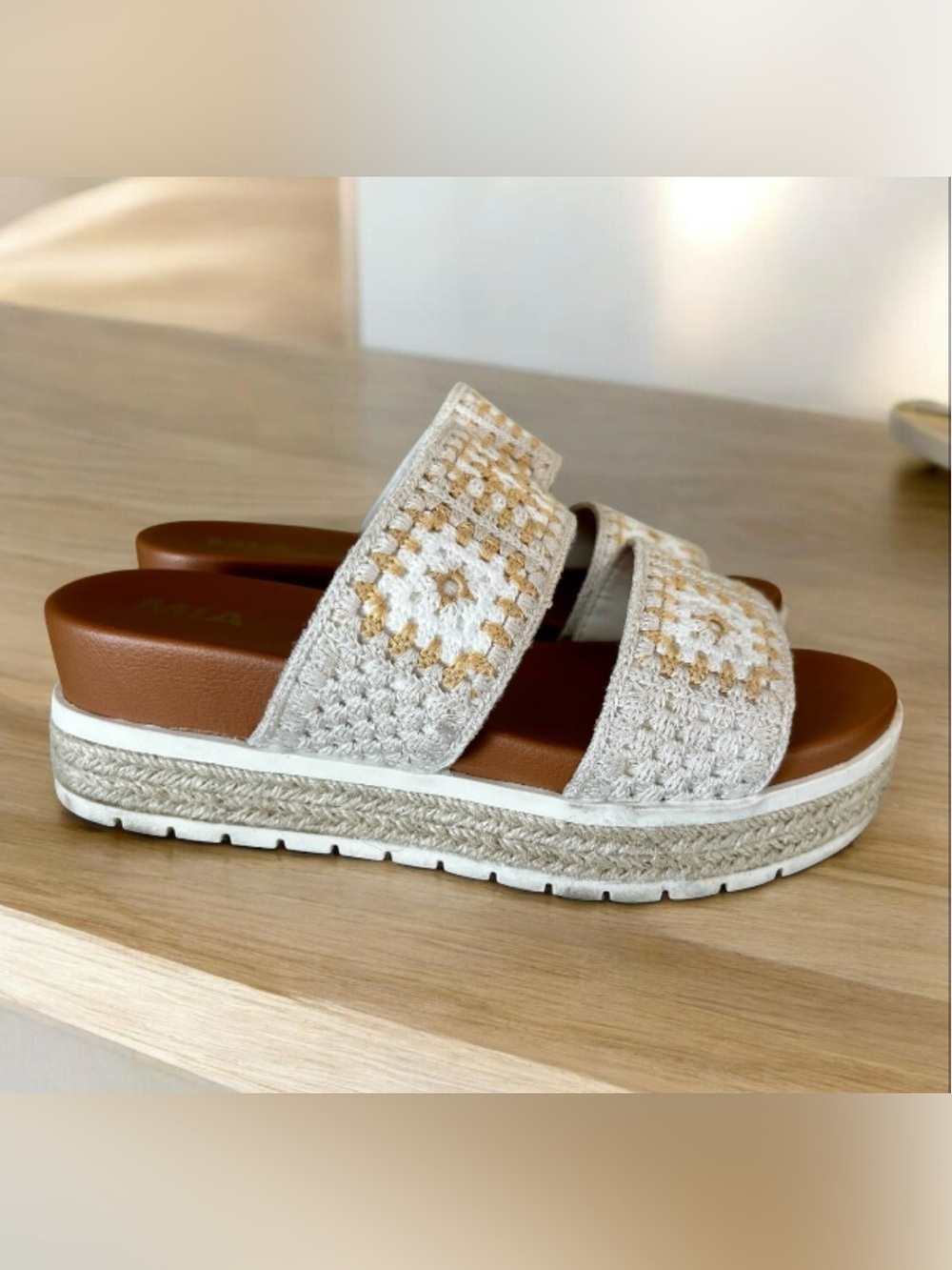 MIA Women's Kristy sandals, crocheted. Size 8.5